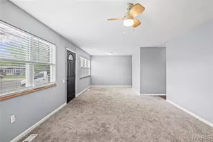 2400 Bluegrass Ln, Florissant, MO 63033 - Photo 8