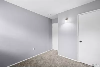 2400 Bluegrass Lane, Florissant, MO 63033 - Photo 30