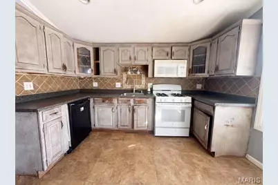 6434 Christopher Drive, Saint Louis, MO 63129 - Photo 4