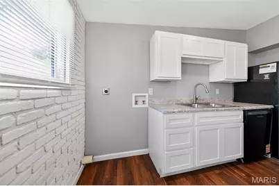905 Saint Anthony Lane, Florissant, MO 63033 - Photo 12
