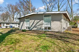 905 St Anthony Ln, Florissant, MO 63033 - Photo 4