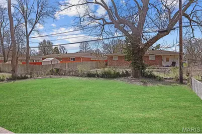 800 Babler Drive, Florissant, MO 63031 - Photo 22