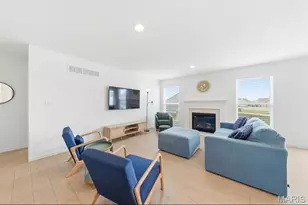 2131 Central Park Dr, Troy, MO 63379 - Photo 4