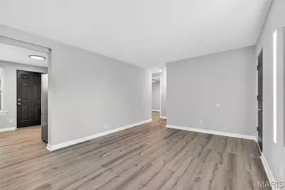 19 Marquette Drive, Florissant, MO 63031 - Photo 8