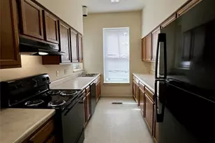 912 Russell Blvd, Saint Louis, MO 63104 - Photo 2