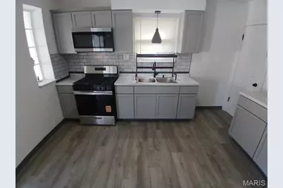 8554 Drury Lane, Saint Louis, MO 63147 - Photo 14