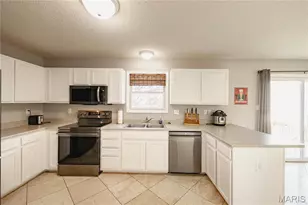 2007 Ella Dr, Wentzville, MO 63385 - Photo 2