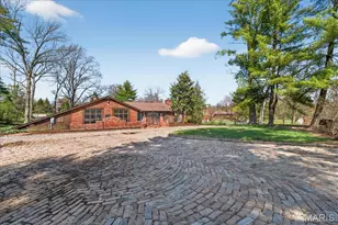 10 Vouga Ln, Saint Louis, MO 63131 - Photo 2