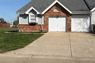 832 Du Pre Ct, Saint Peters, MO 63376 - Photo 2