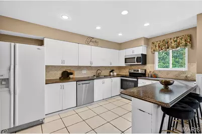 1627 Prestonpark Lane, Saint Louis, MO 63146 - Photo 26