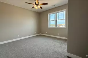 205 E Larkspur Ct, Hannibal, MO 63401 - Photo 12