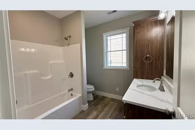 205 E Larkspur Ct, Hannibal, MO 63401 - Photo 14