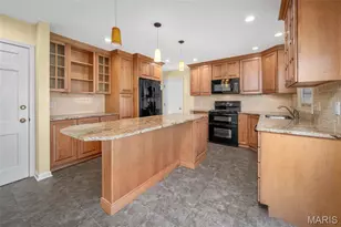 10465 Gregory Ct, Saint Louis, MO 63128 - Photo 18