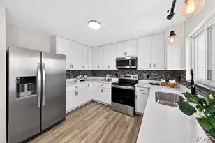 411 Valparaiso Ct, Valley Park, MO 63088 - Photo 4