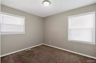 325 Lancashire Rd, Saint Louis, MO 63137 - Photo 12