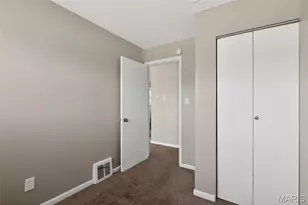 325 Lancashire Rd, Saint Louis, MO 63137 - Photo 26