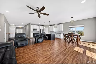 526 Columbia Downs Drive, Lake Saint Louis, MO 63367 - Photo 6