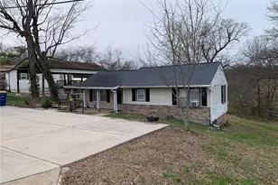 1218 S 5th St, De Soto, MO 63020 - Photo 2