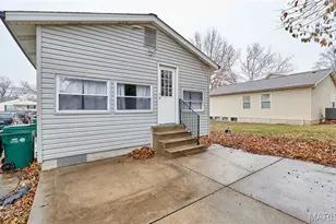 900 N Elm Ave, Webster Groves, MO 63119 - Photo 18