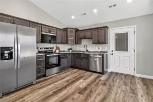 131 N Alexander St, Farmington, MO 63640 - Photo 10