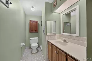 7 Springlake Ct, Ballwin, MO 63011 - Photo 36