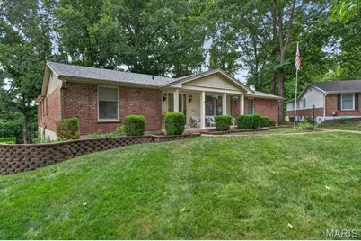 7 Springlake Court, Ballwin, MO 63011 - Photo 2