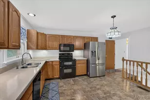 7 Springlake Ct, Ballwin, MO 63011 - Photo 16