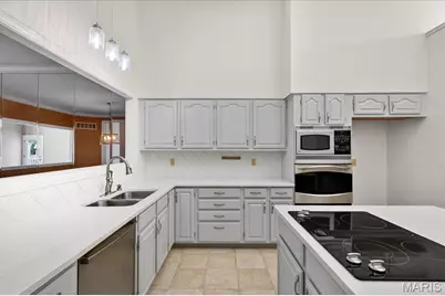 14033 Woods Mill Cove Drive, Chesterfield, MO 63017 - Photo 18