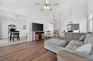 32 Turtle Creek Villas Dr, O'Fallon, MO 63366 - Photo 8