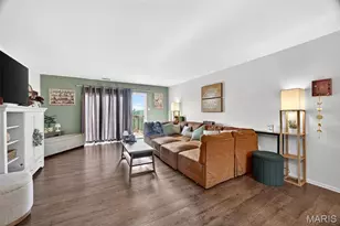 74 Sugar Glen Ct, Saint Peters, MO 63376 - Photo 2