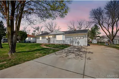 5 Kenwood Drive, Hazelwood, MO 63042 - Photo 2