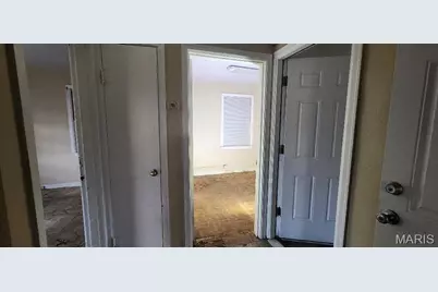 2350 Chambers Road, Saint Louis, MO 63136 - Photo 16