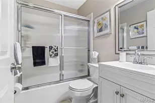 4452 Dantonaire Pl, Saint Louis, MO 63128 - Photo 16