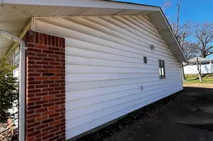 102 Five Meadows Ln, Ballwin, MO 63011 - Photo 2