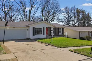 11754 El Somo Ct, Florissant, MO 63033 - Photo 2