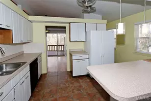 529 Barcia Dr, Saint Louis, MO 63119 - Photo 8