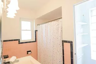 5876 Sunshine Dr, Saint Louis, MO 63109 - Photo 8