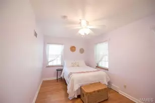 5876 Sunshine Dr, Saint Louis, MO 63109 - Photo 6