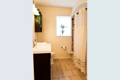 8829 Bridgeport Avenue, Brentwood, MO 63144 - Photo 18