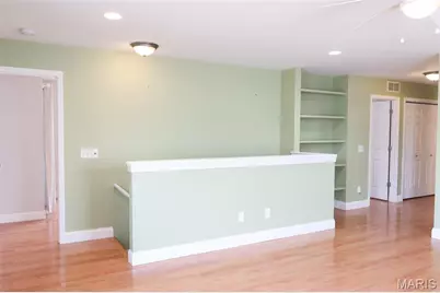 8829 Bridgeport Avenue, Brentwood, MO 63144 - Photo 22