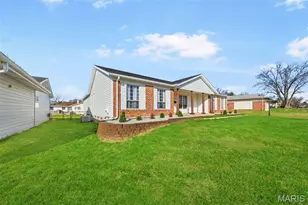 1323 Woodpath Dr, Florissant, MO 63031 - Photo 2