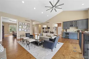 9 Graybridge Dr, Ladue, MO 63124 - Photo 14