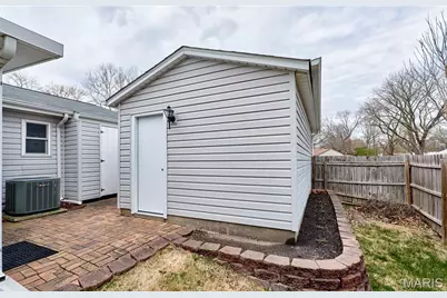 615 Central Parkway, Florissant, MO 63031 - Photo 56