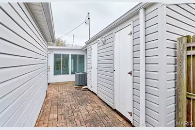 615 Central Parkway, Florissant, MO 63031 - Photo 48