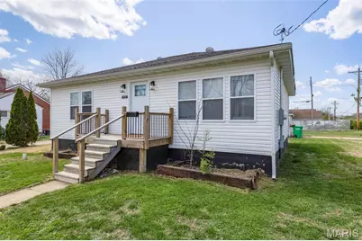 925 Moorland Street, Farmington, MO 63640 - Photo 1