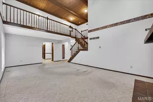 7127 Honey Ln, Saint Louis, MO 63129 - Photo 6