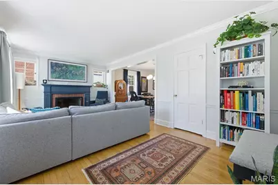 7049 Pershing Avenue, University City, MO 63130 - Photo 6