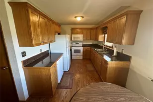 1213 Martha St, Palmyra, MO 63461 - Photo 4