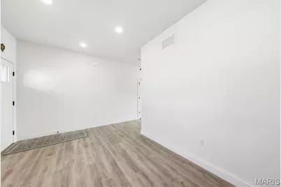 106 Sommerset Court, Lake Saint Louis, MO 63367 - Photo 8