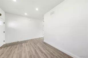 106 Sommerset Ct, Lake Saint Louis, MO 63367 - Photo 8